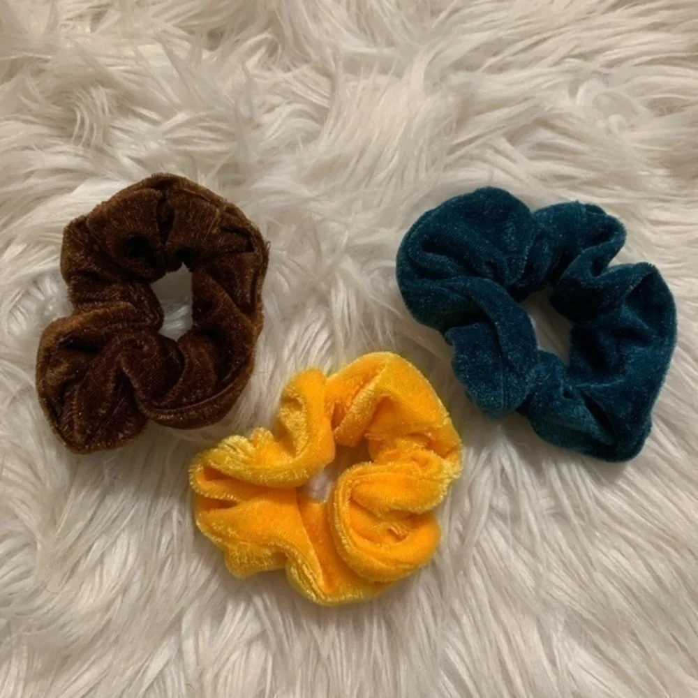 Set of 3 velvet scrunchies yellow,‎ brown & green